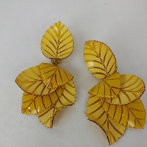 Cilea Paris Yellow Resin Leaf Dangle Clip On Earring
